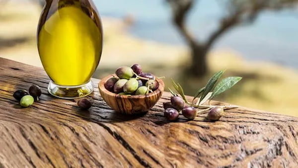 تصویر 2 از قیمت روغن زیتون مخصوص + خرید باور نکردنی